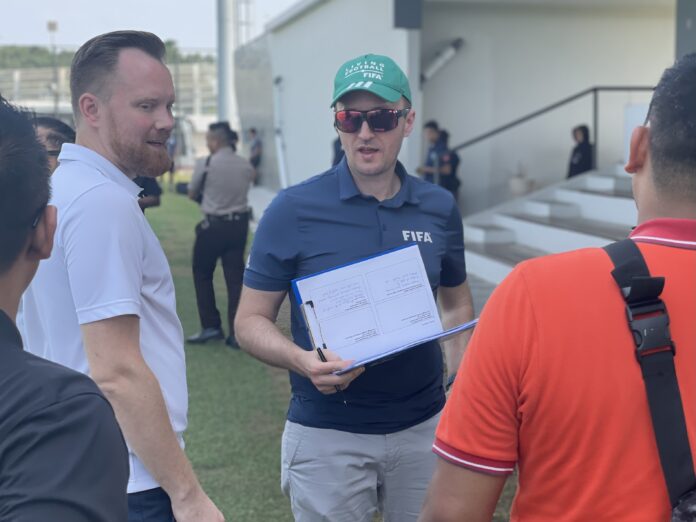 FIFA saat melakukan pengecekan venue di Bali untuk Piala Dunia U-20