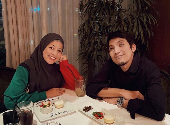 Desta dan Natasha Rizky saat rayakan aniversary ke 9 tahun