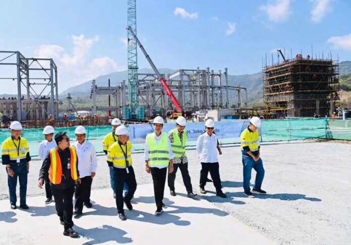 Presiden Jokowi tinjau proyek Smelter PT AMNT