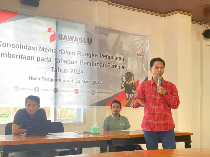Suasana konsolidasi Bawaslu NTB dengan media cegah hoax jelang pemilu Pilkada tahun 2024