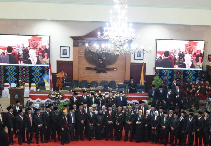 Foto bersama seluruh anggota DPRD NTB masa jabatan 2024-2029