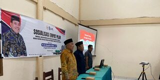 Muazzim Akbar Turun Ke Masyarakat Sosialisasi Empat Pilar Kebangsaan, Dapat Apresiasi Tinggi Dari Masyarakat Desa Gegelang Lingsar